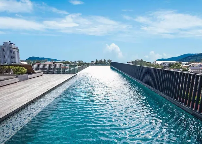 Patong Rooftop Pool Luxury Condo With Bathtub And Sofa Bed Big Balcony